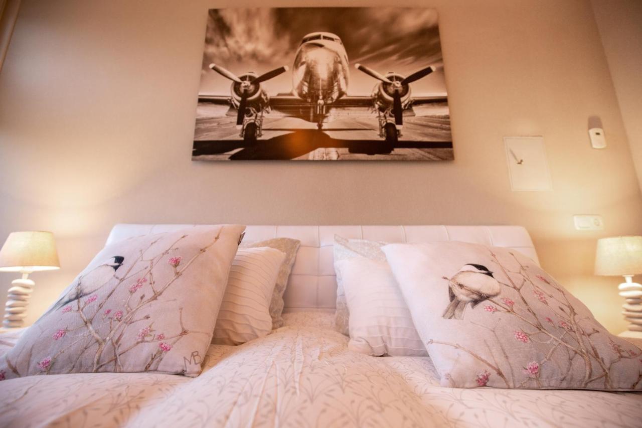 B&B Oldemarkt Bagian luar foto
